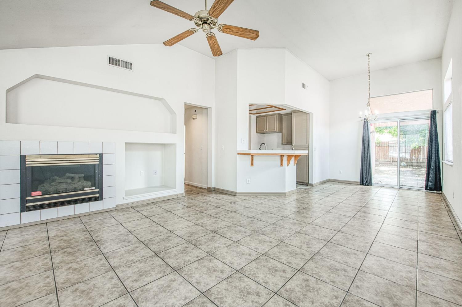 4657 W Berkeley Ave, Fresno, CA 93722