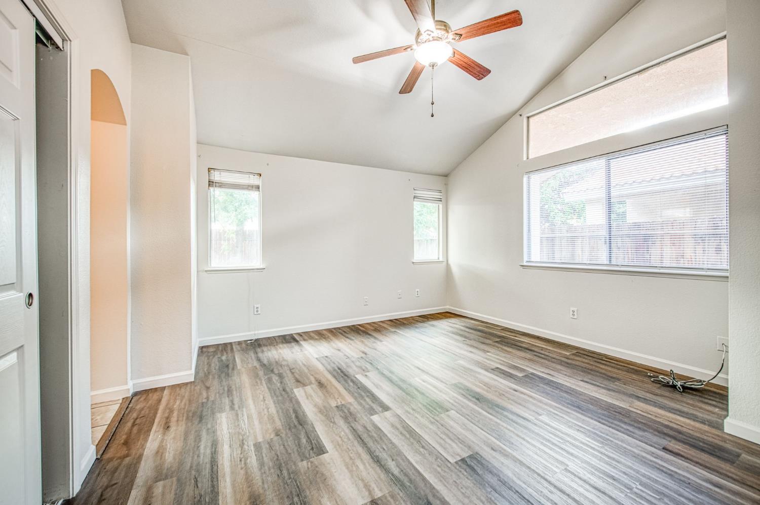 4657 W Berkeley Ave, Fresno, CA 93722