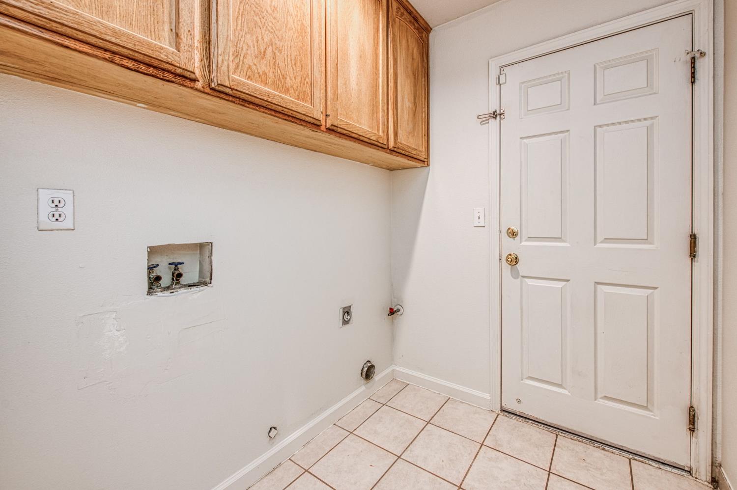 4657 W Berkeley Ave, Fresno, CA 93722