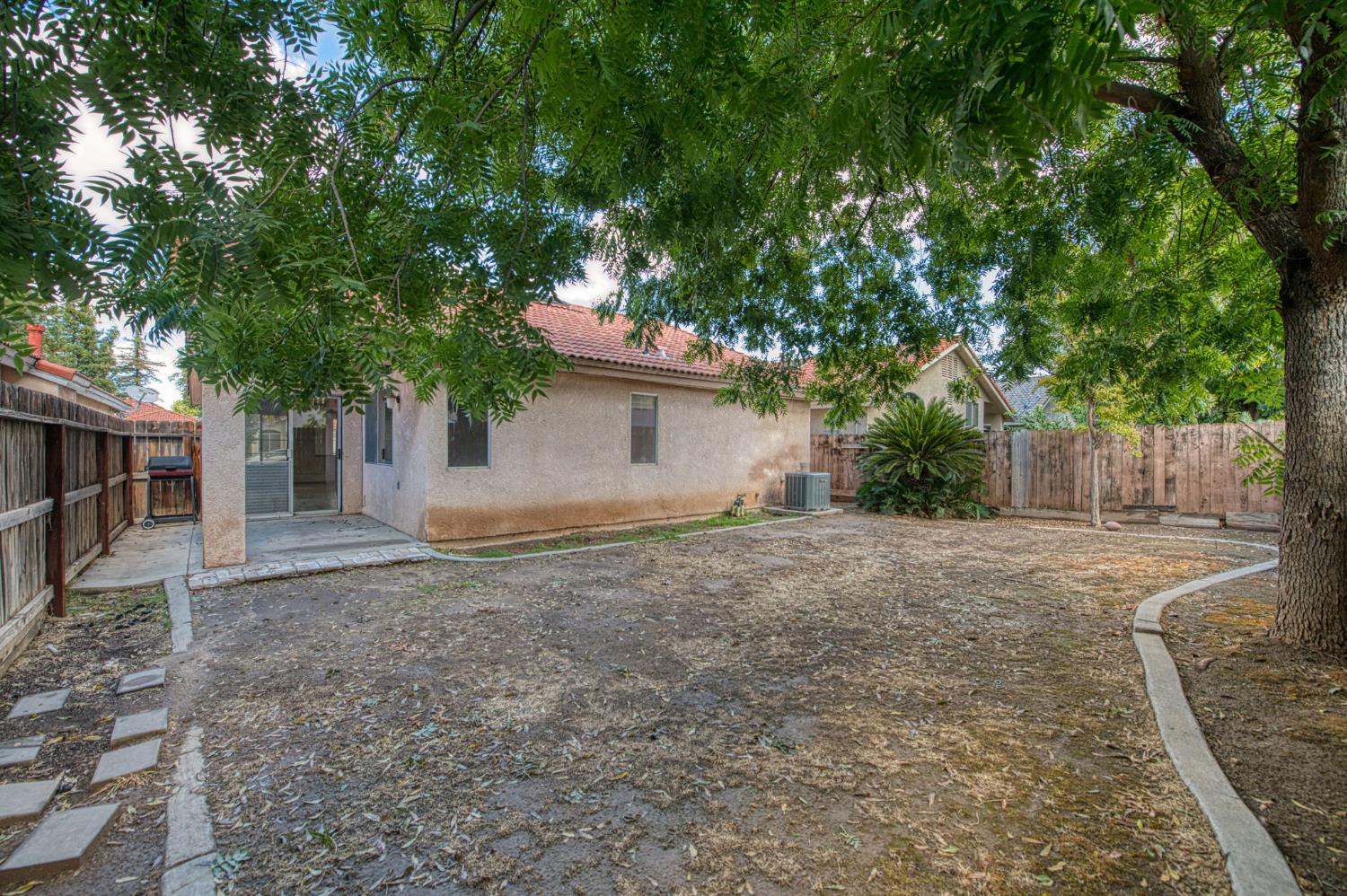 4657 W Berkeley Ave, Fresno, CA 93722