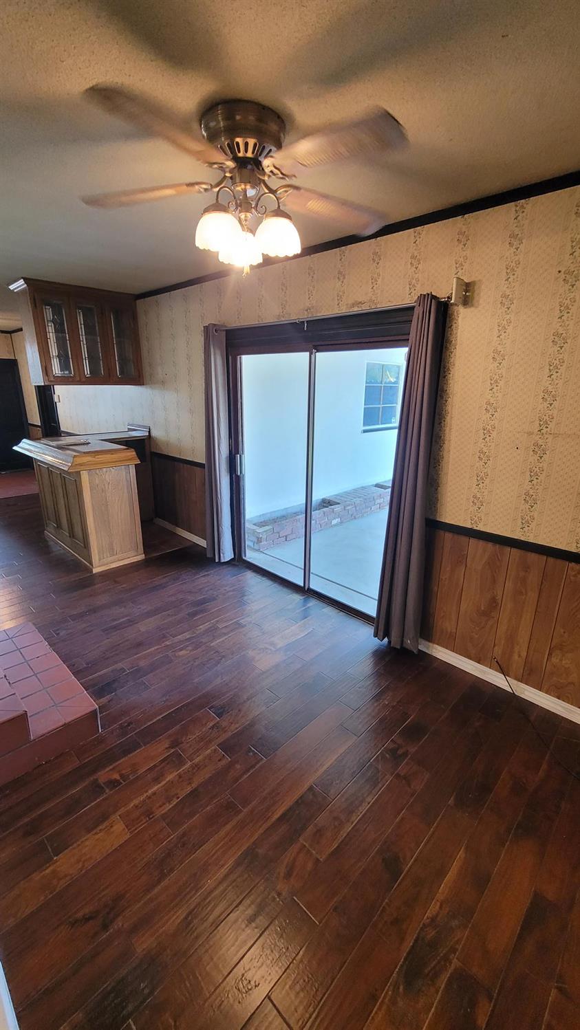 4259 N 4Th St, Fresno, CA 93726