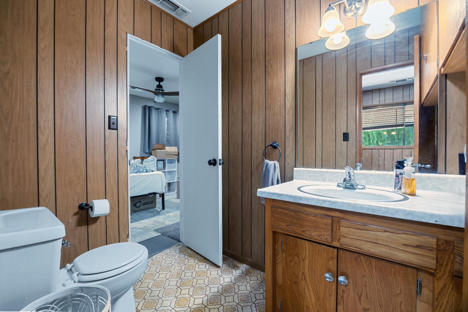 7747 E Nees Ave, Clovis, CA 93619