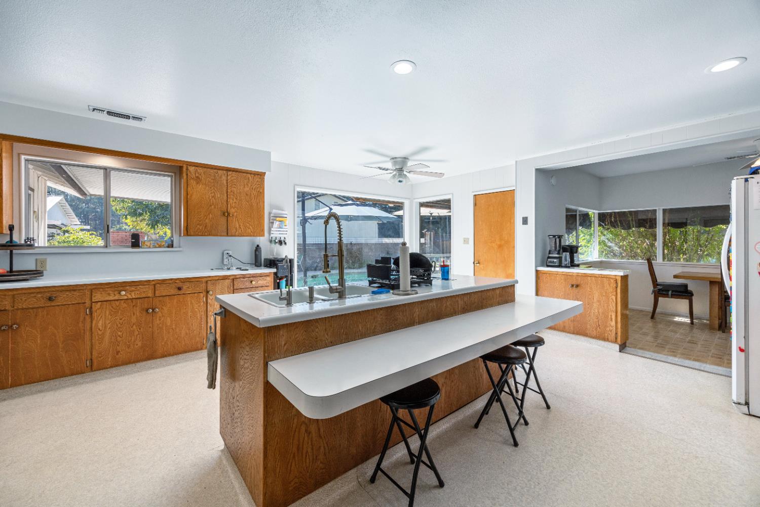 7747 E Nees Ave, Clovis, CA 93619