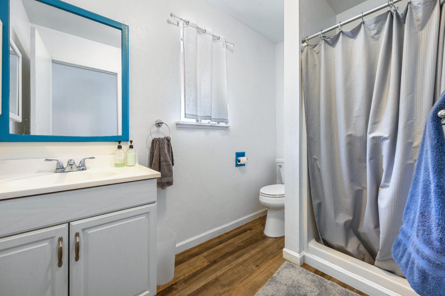 7747 E Nees Ave, Clovis, CA 93619