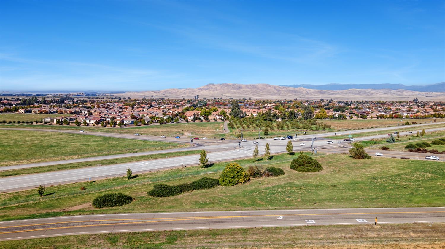 7747 E Nees Ave, Clovis, CA 93619