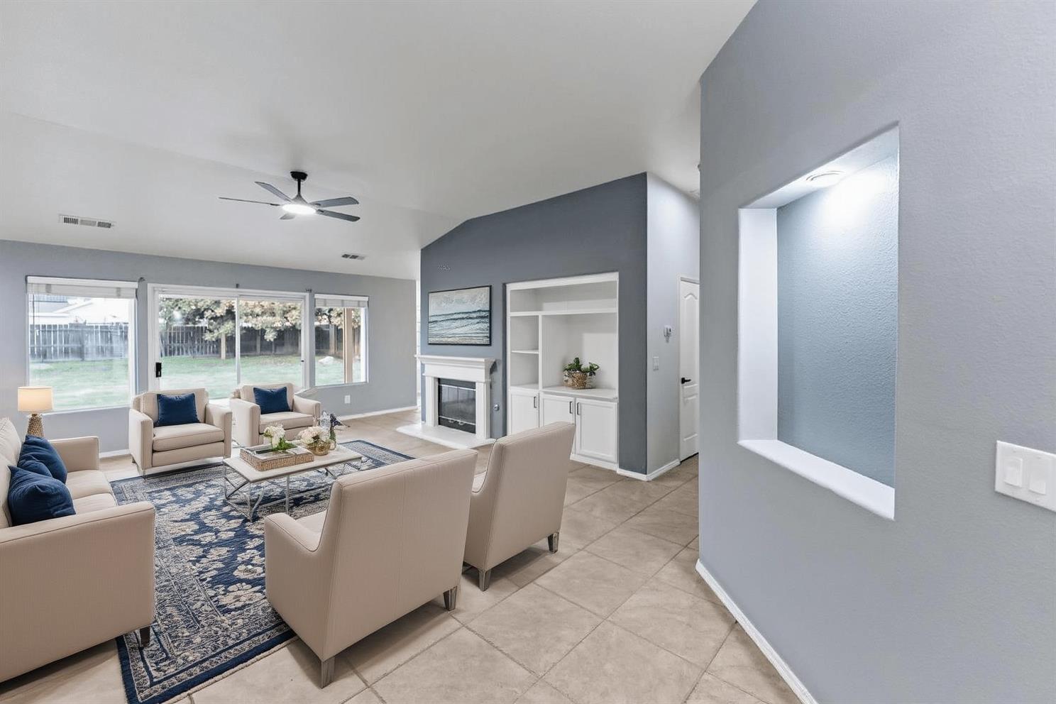 2702 Holt Ave, Sanger, CA 93657