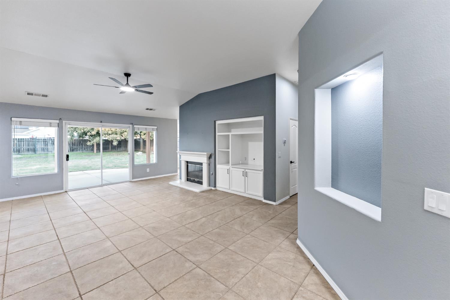 2702 Holt Ave, Sanger, CA 93657