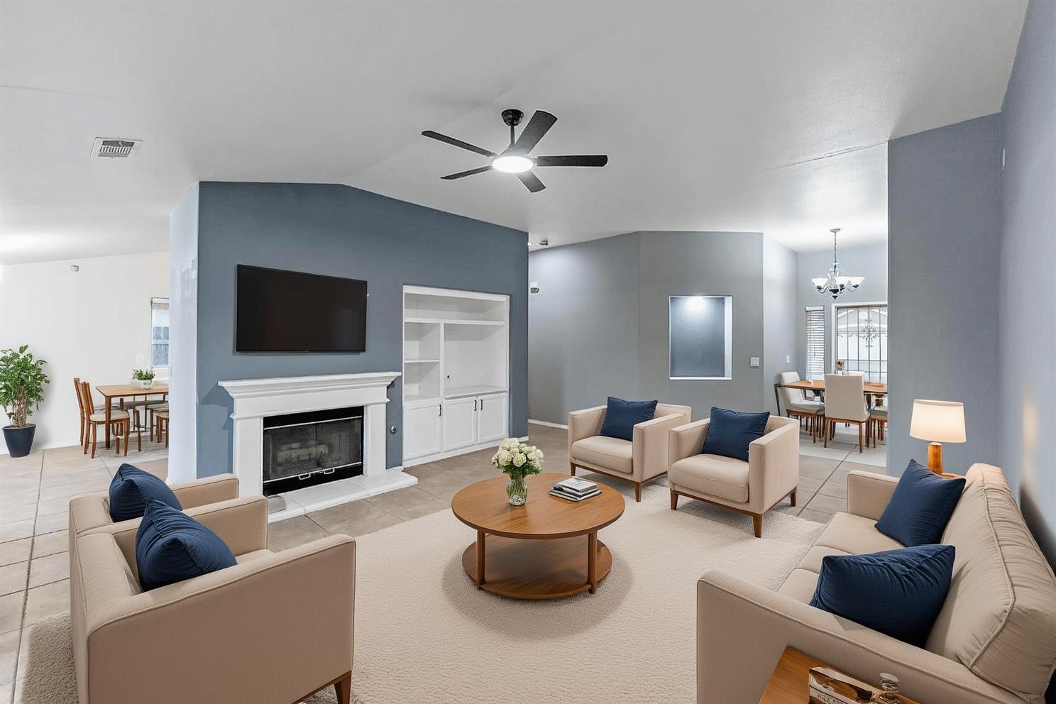 2702 Holt Ave, Sanger, CA 93657