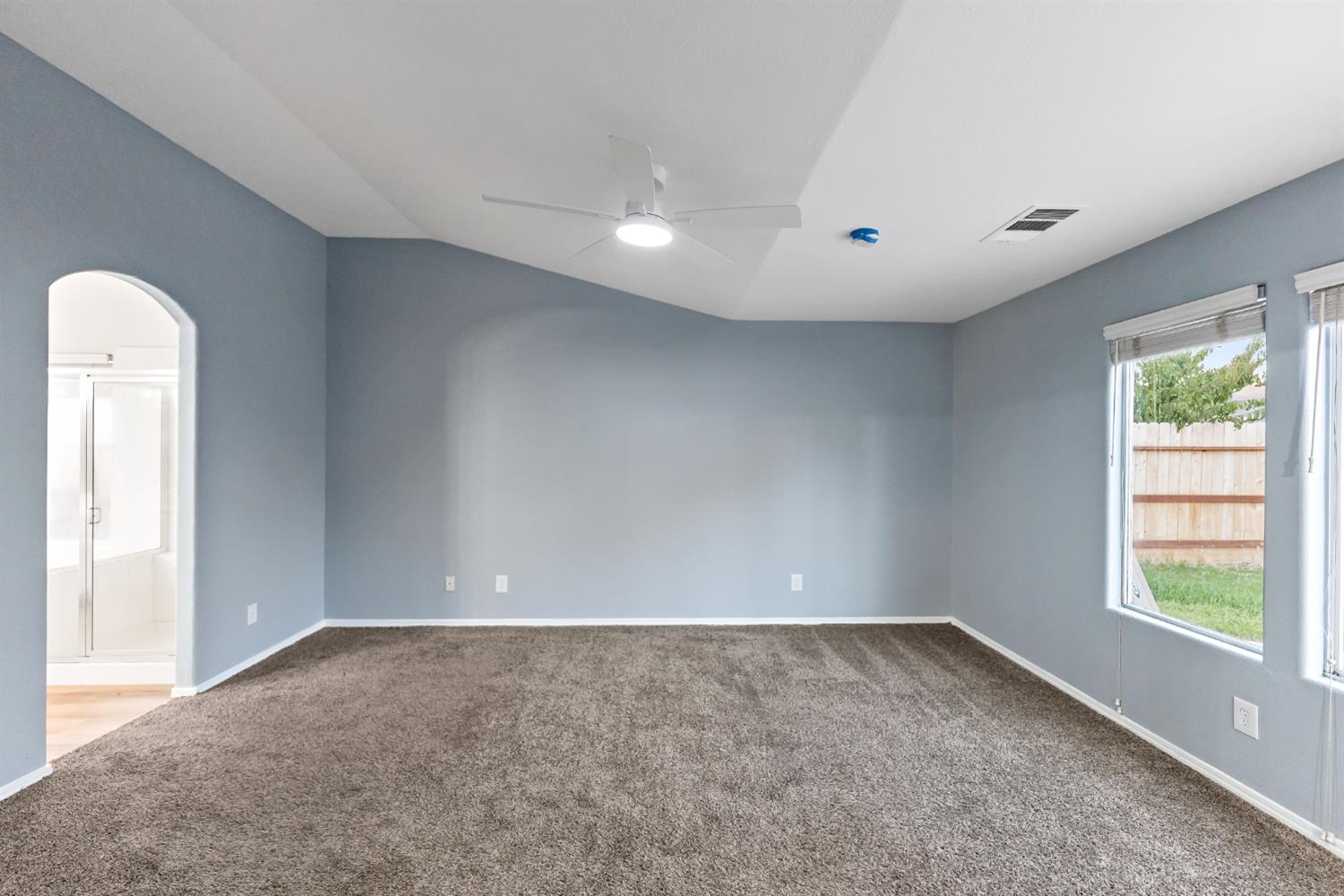 2702 Holt Ave, Sanger, CA 93657