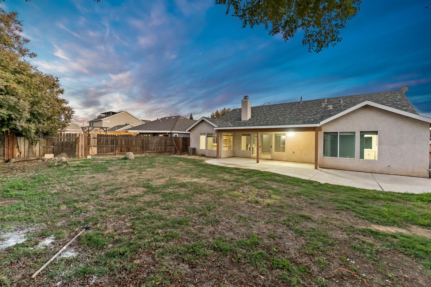 2702 Holt Ave, Sanger, CA 93657
