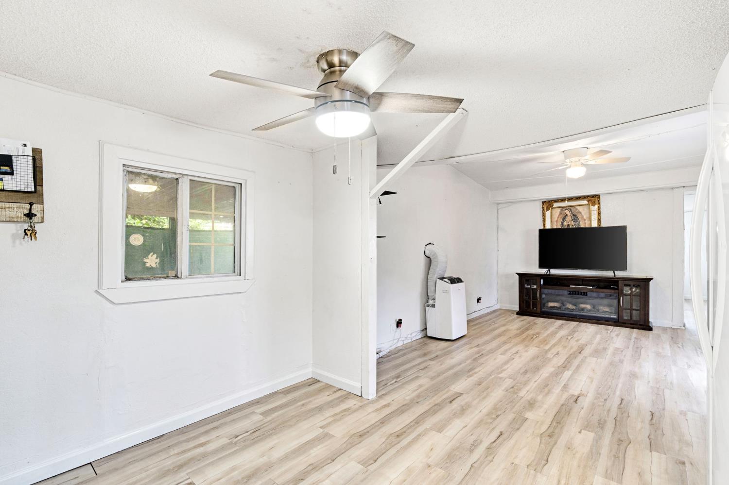 3550 N Duke Ave #12, Fresno, CA 93727