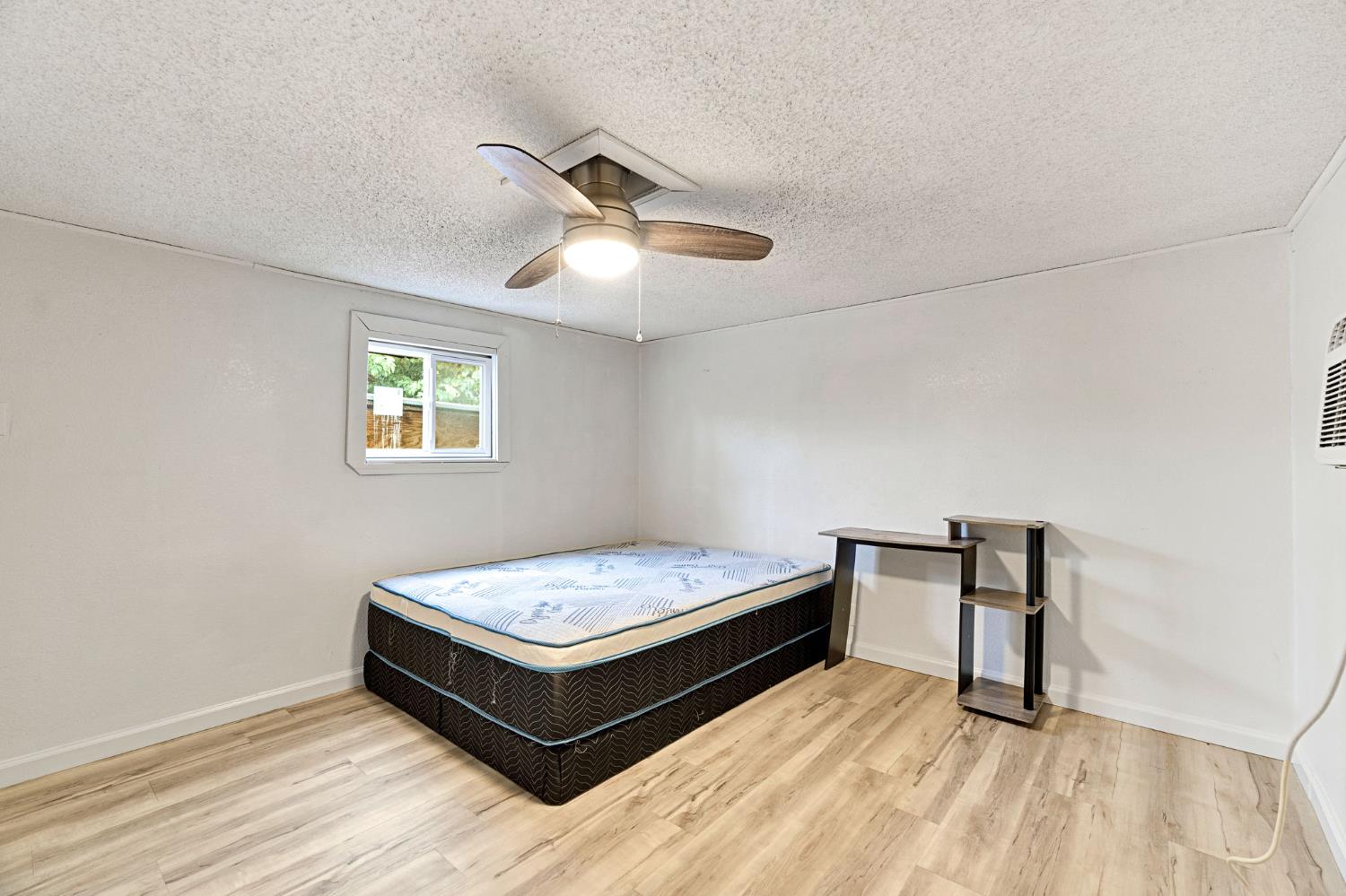 3550 N Duke Ave #12, Fresno, CA 93727