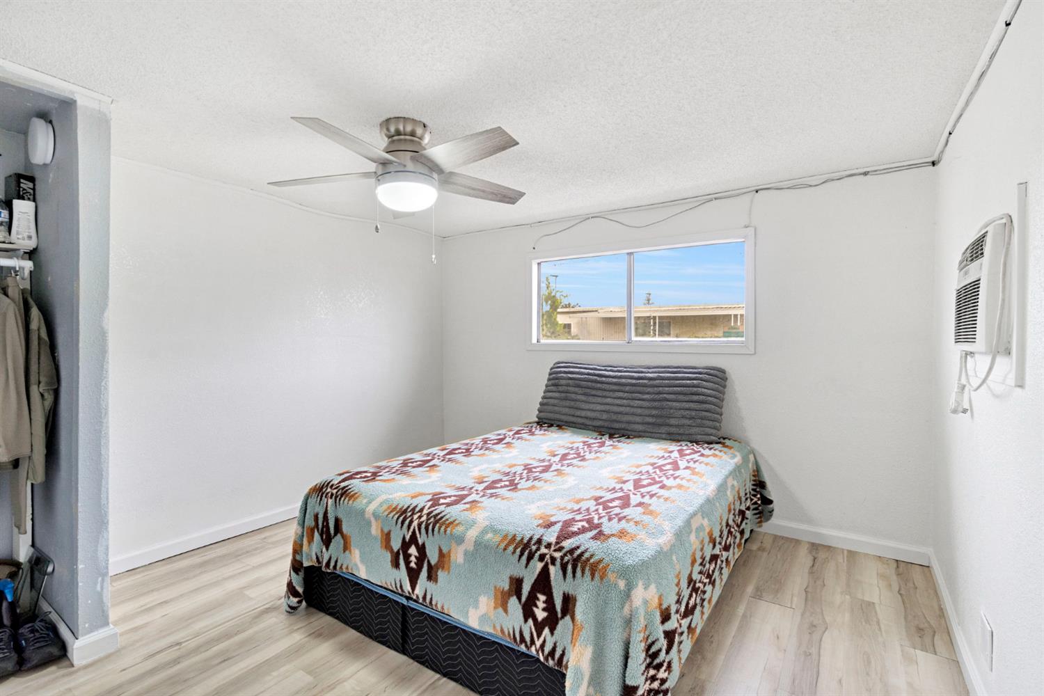 3550 N Duke Ave #12, Fresno, CA 93727