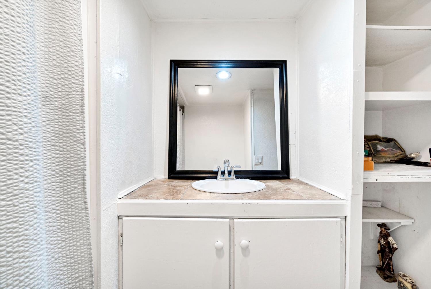 3550 N Duke Ave #12, Fresno, CA 93727