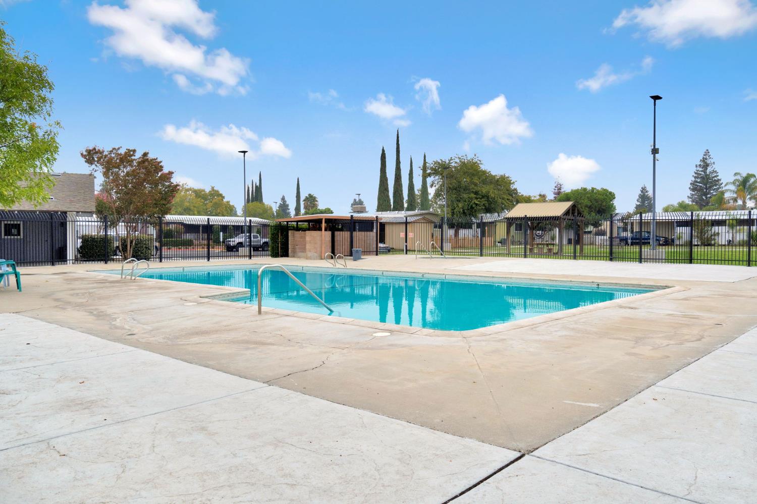 3550 N Duke Ave #12, Fresno, CA 93727