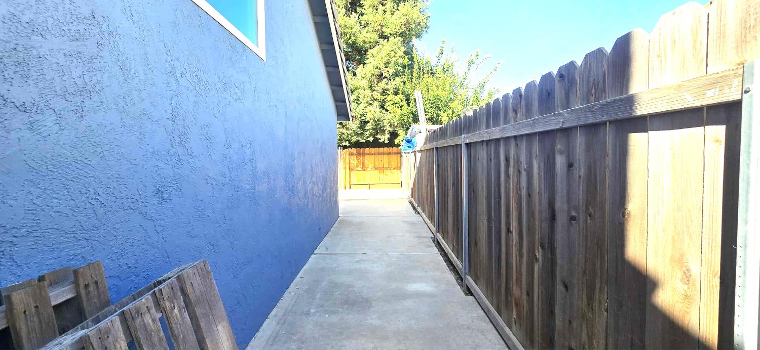 413 El Portal Ct, Merced, CA 95348