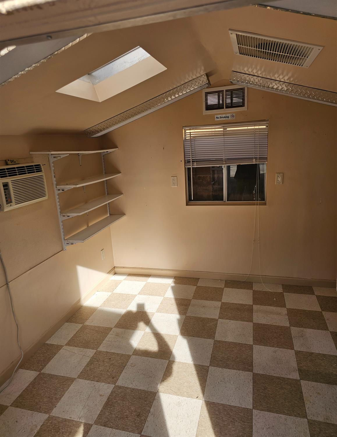 1001 Sylmar Ave #126, Clovis, CA 93612