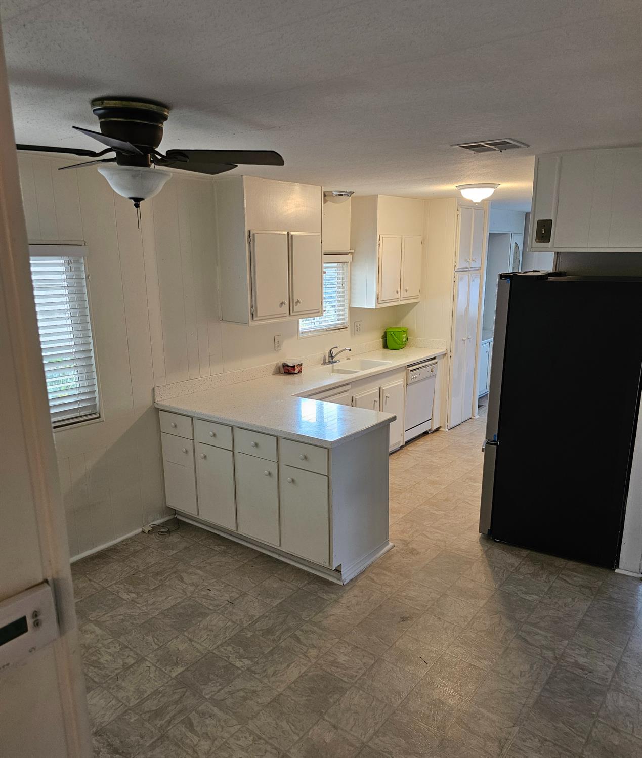 1001 Sylmar Ave #126, Clovis, CA 93612