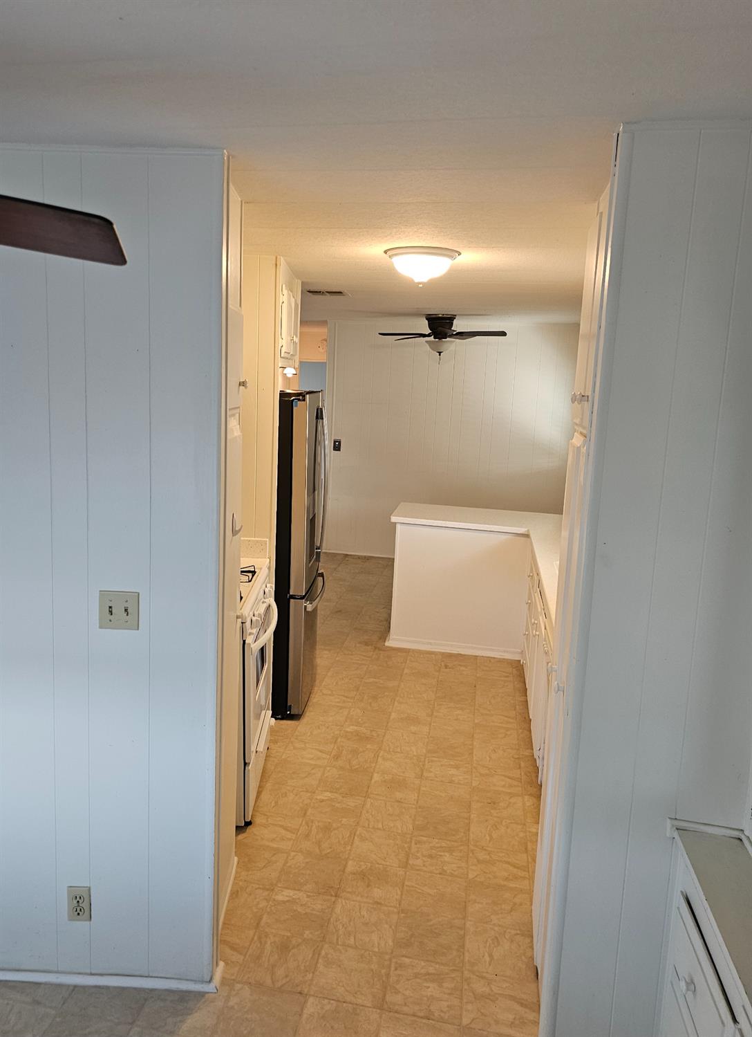 1001 Sylmar Ave #126, Clovis, CA 93612