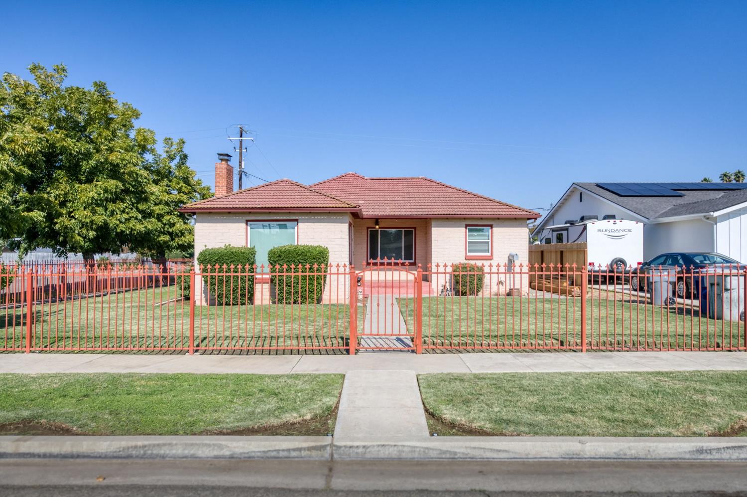 4855 E Washington Ave, Fresno, CA 93727