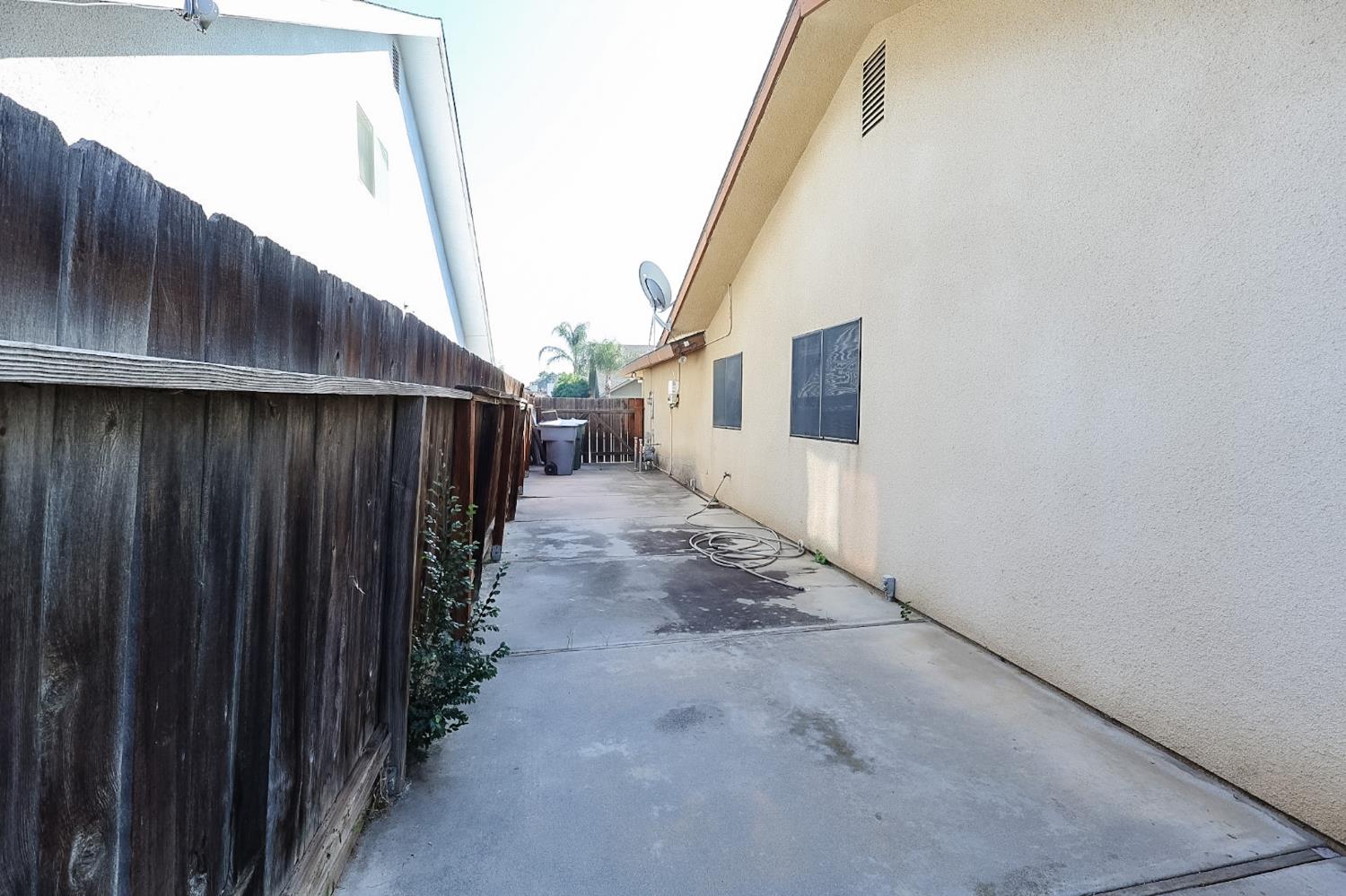 3624 Eddy Ave, Clovis, CA 93612