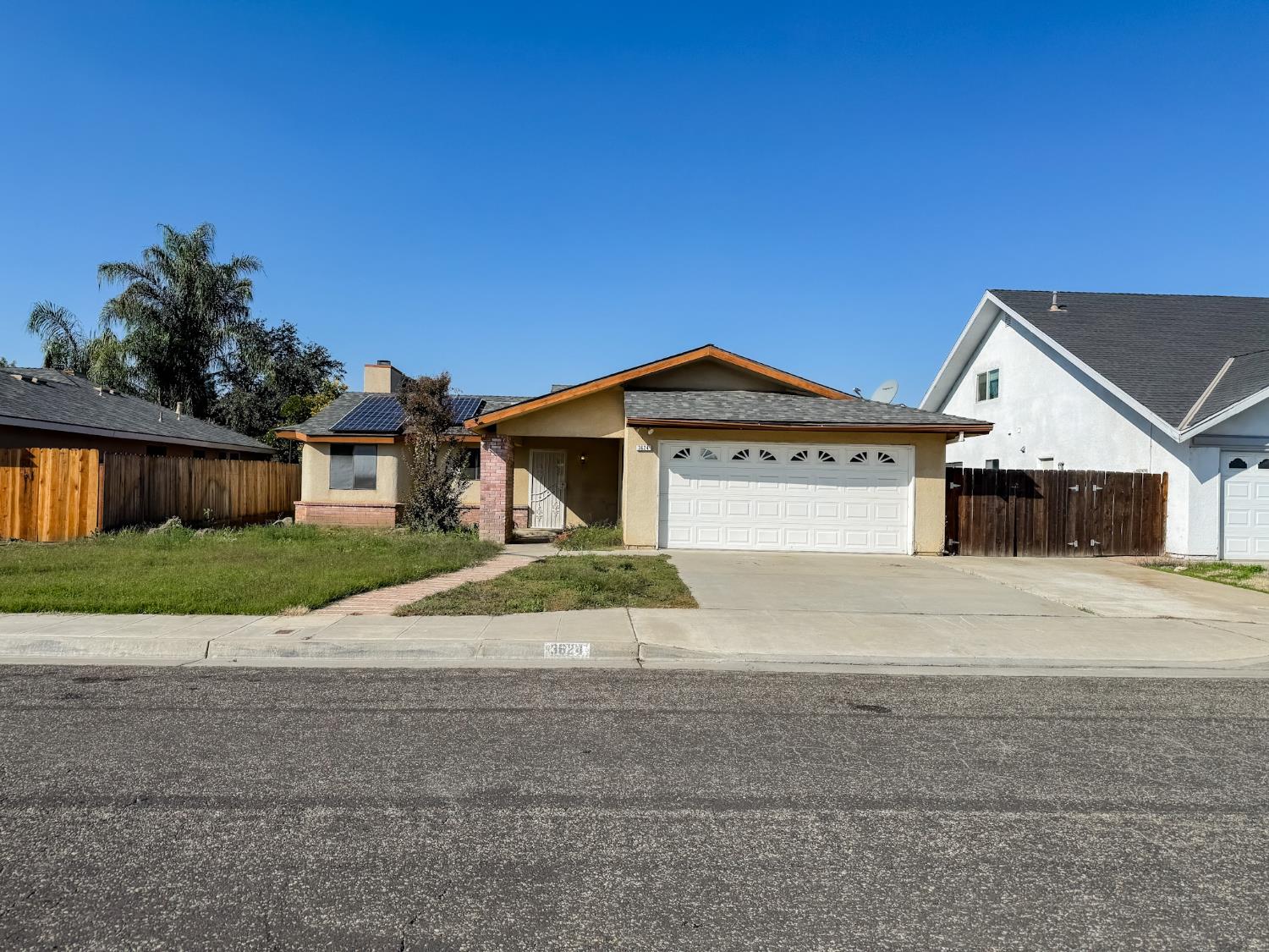3624 Eddy Ave, Clovis, CA 93612