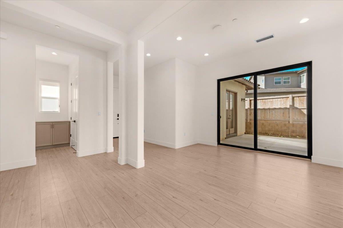 1023 Beaver Pond Loop, Madera, CA 93636