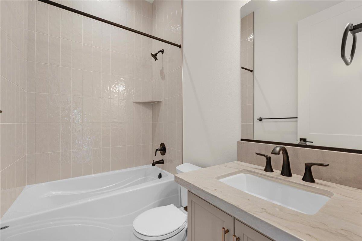 1023 Beaver Pond Loop, Madera, CA 93636