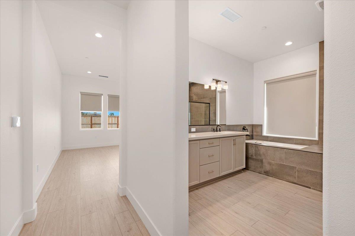 1023 Beaver Pond Loop, Madera, CA 93636