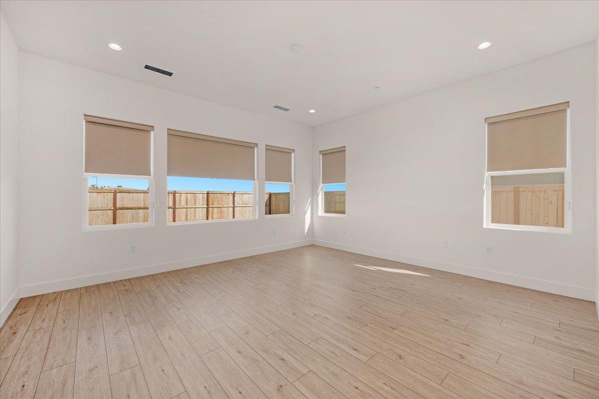 1023 Beaver Pond Loop, Madera, CA 93636