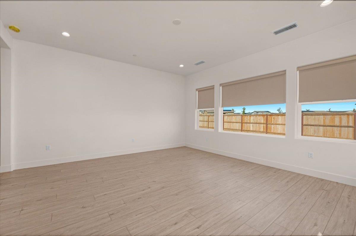 1023 Beaver Pond Loop, Madera, CA 93636