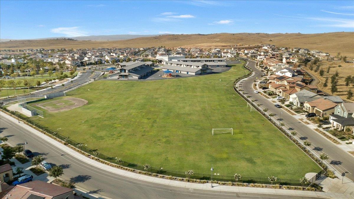 1023 Beaver Pond Loop, Madera, CA 93636