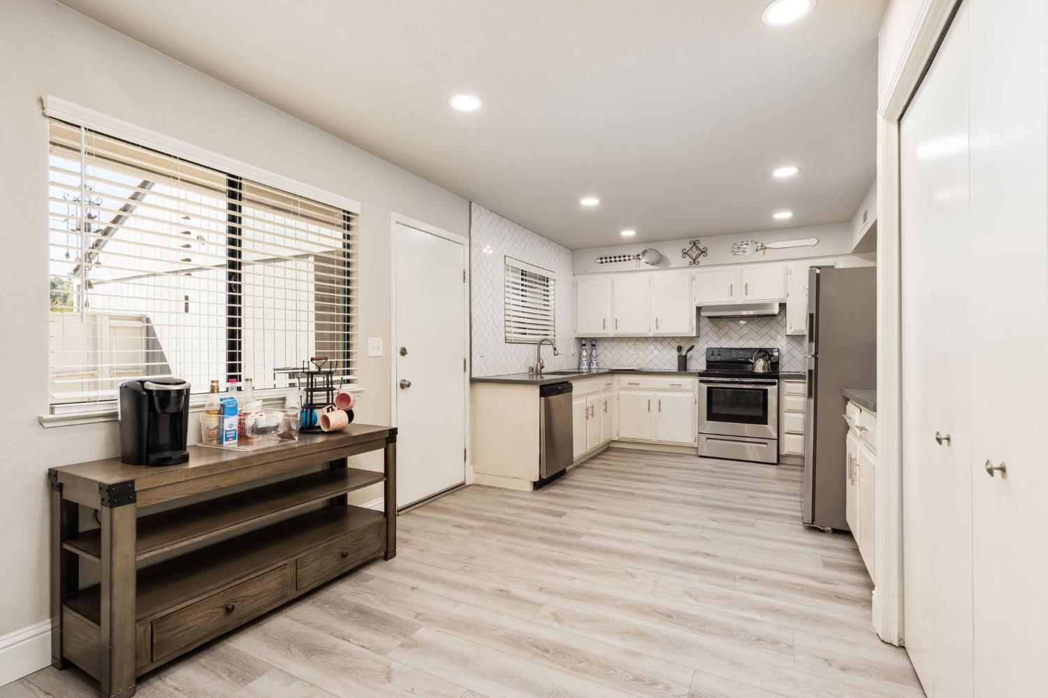 1941 W Santa Ana Ave, Fresno, CA 93705