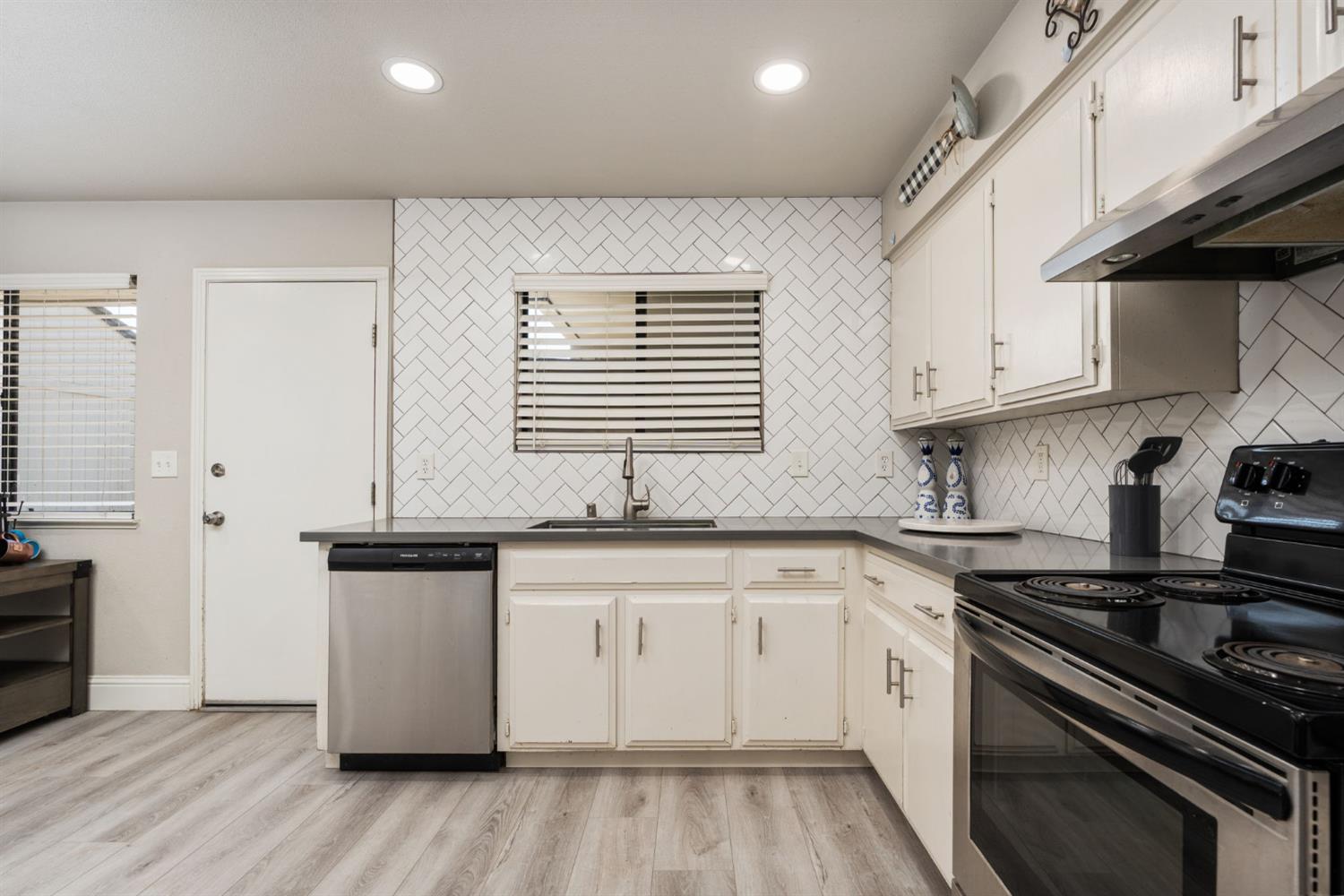 1941 W Santa Ana Ave, Fresno, CA 93705