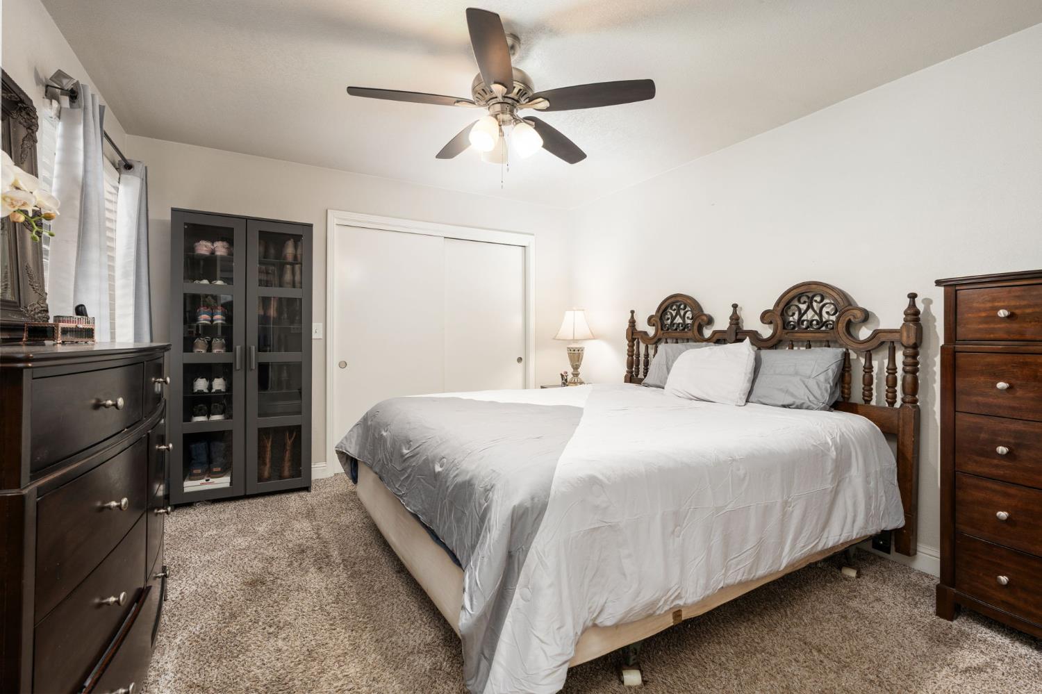 1941 W Santa Ana Ave, Fresno, CA 93705