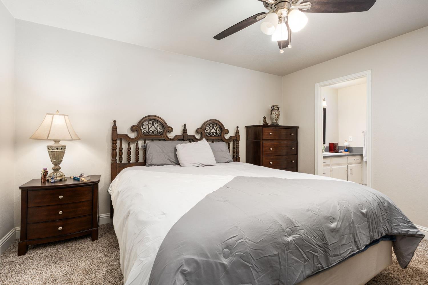 1941 W Santa Ana Ave, Fresno, CA 93705