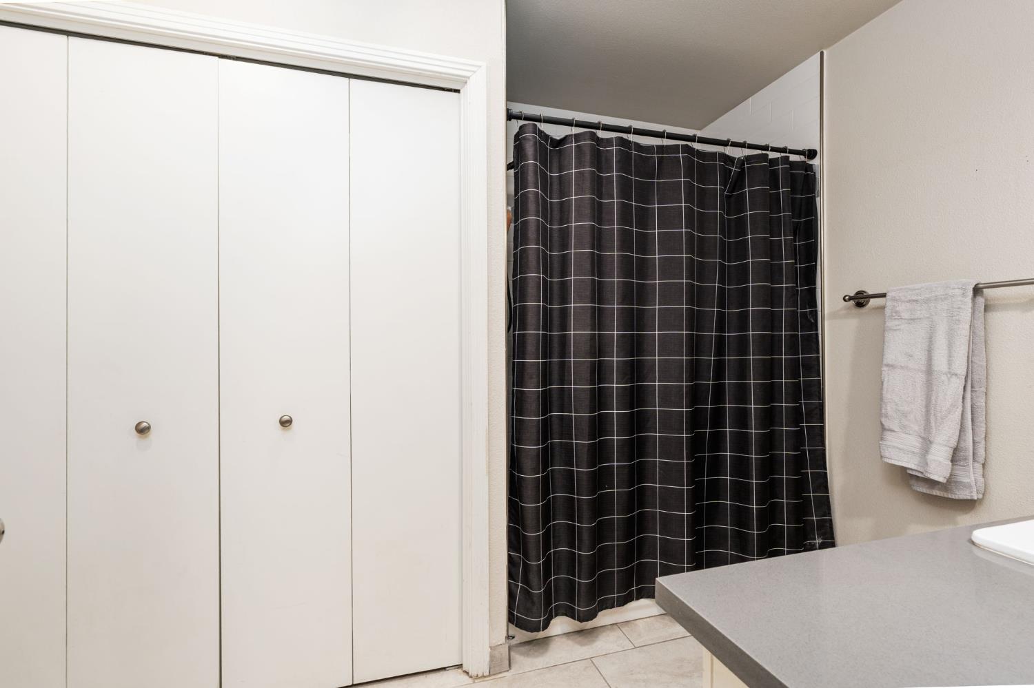 1941 W Santa Ana Ave, Fresno, CA 93705