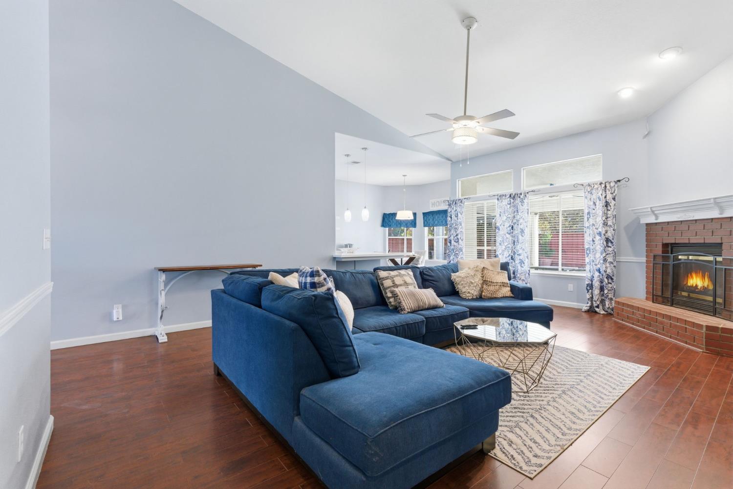 1109 W Cinnamon Ave, Hanford, CA 93230