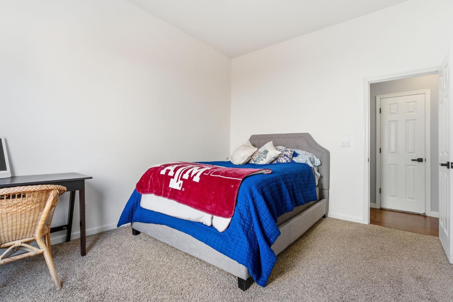 1109 W Cinnamon Ave, Hanford, CA 93230