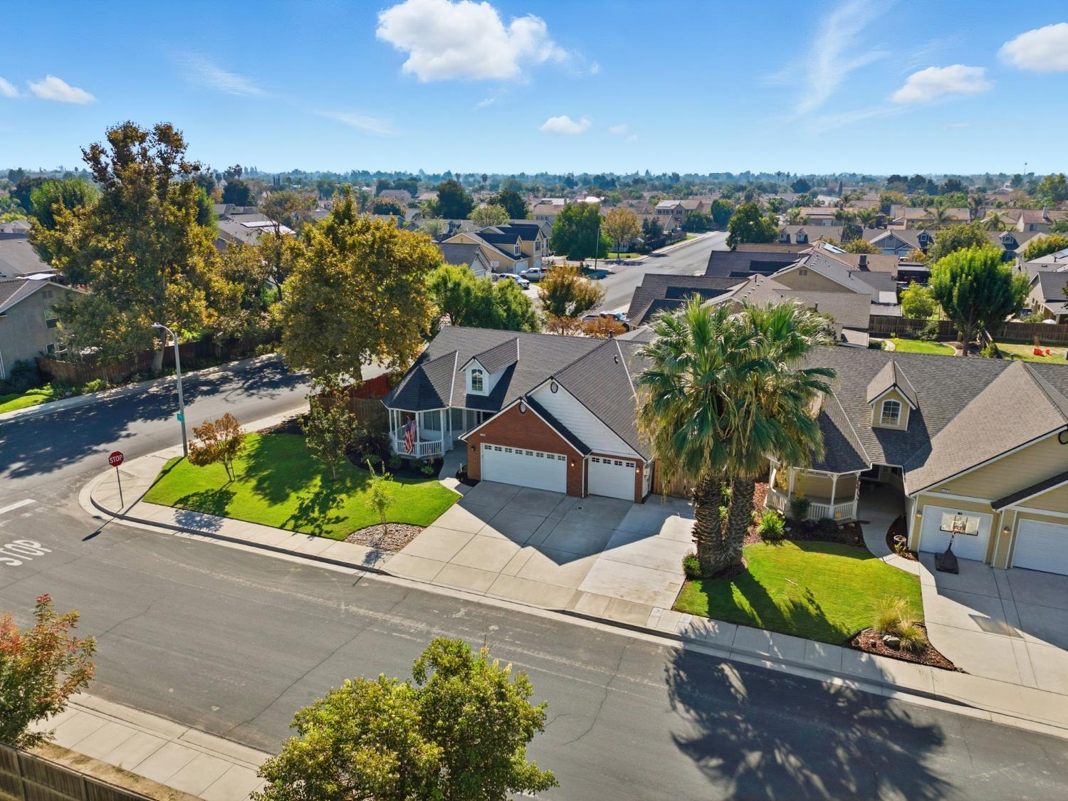 1109 W Cinnamon Ave, Hanford, CA 93230