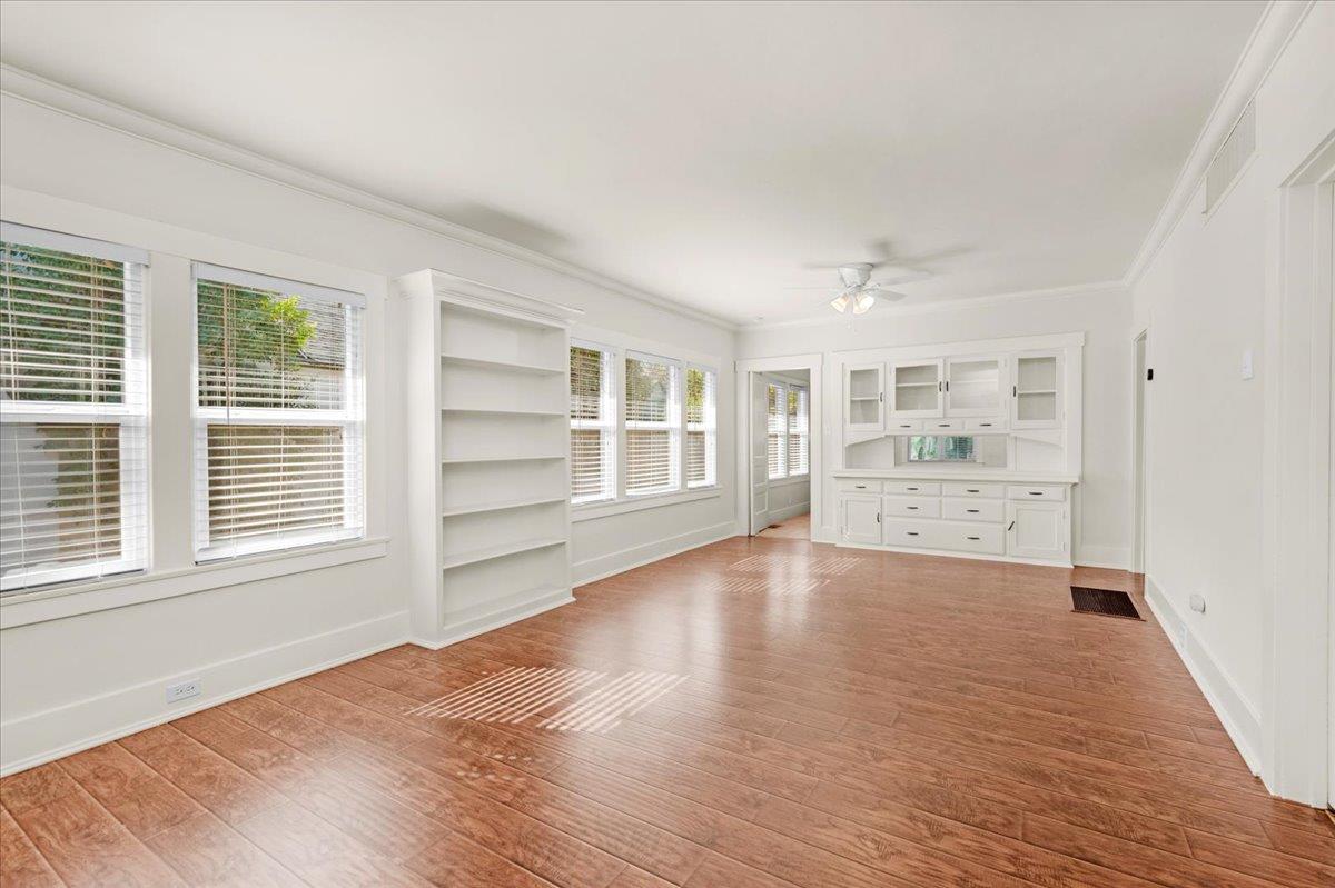 1009 N Vagedes, Fresno, CA 93728