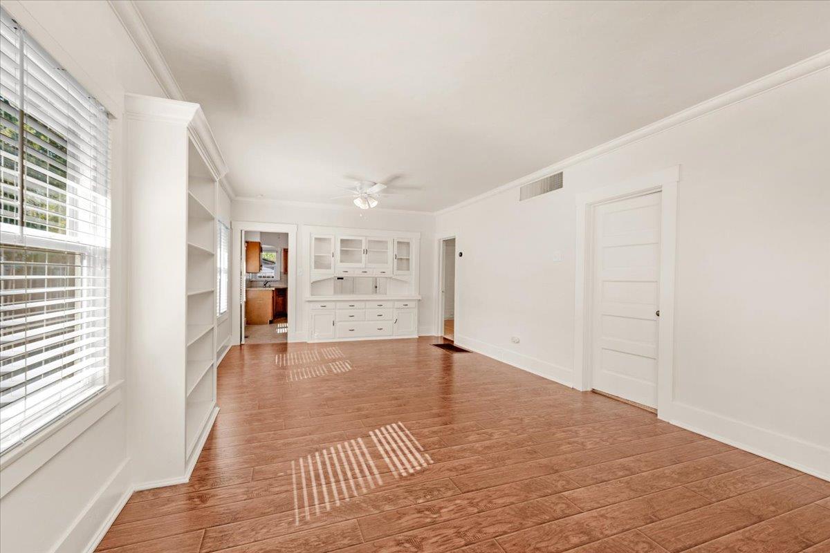 1009 N Vagedes, Fresno, CA 93728