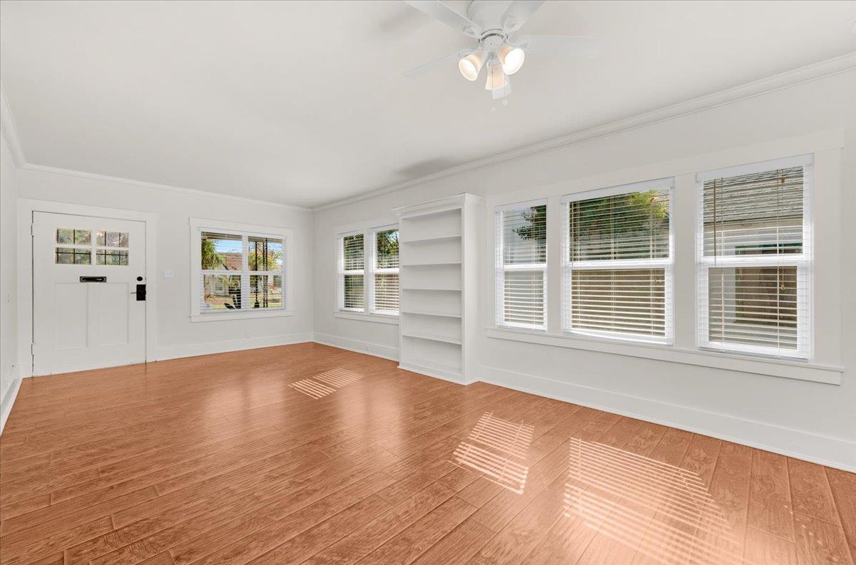 1009 N Vagedes, Fresno, CA 93728