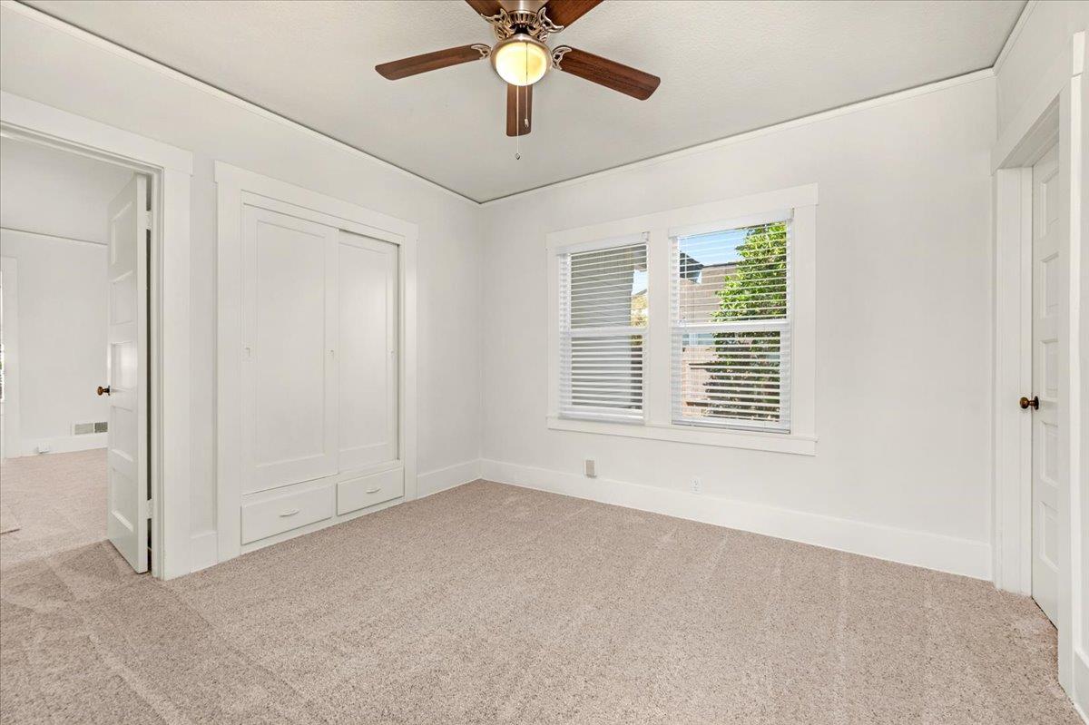 1009 N Vagedes, Fresno, CA 93728