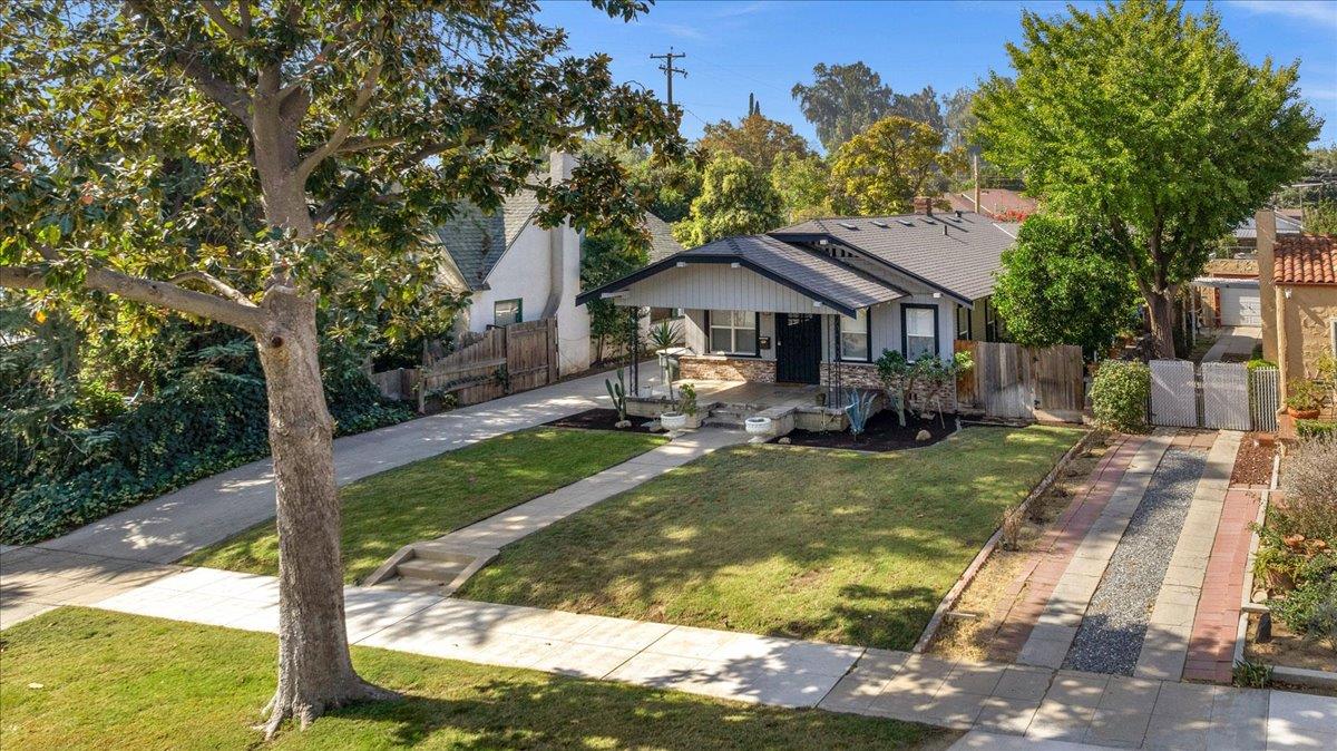 1009 N Vagedes, Fresno, CA 93728