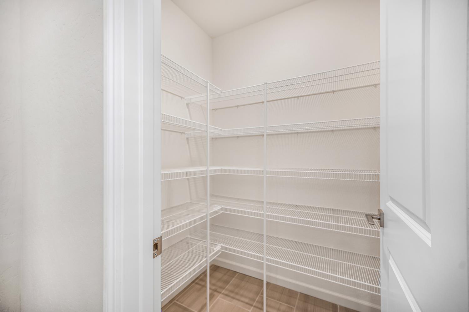 503 Cathedral Ct S, Madera, CA 93636