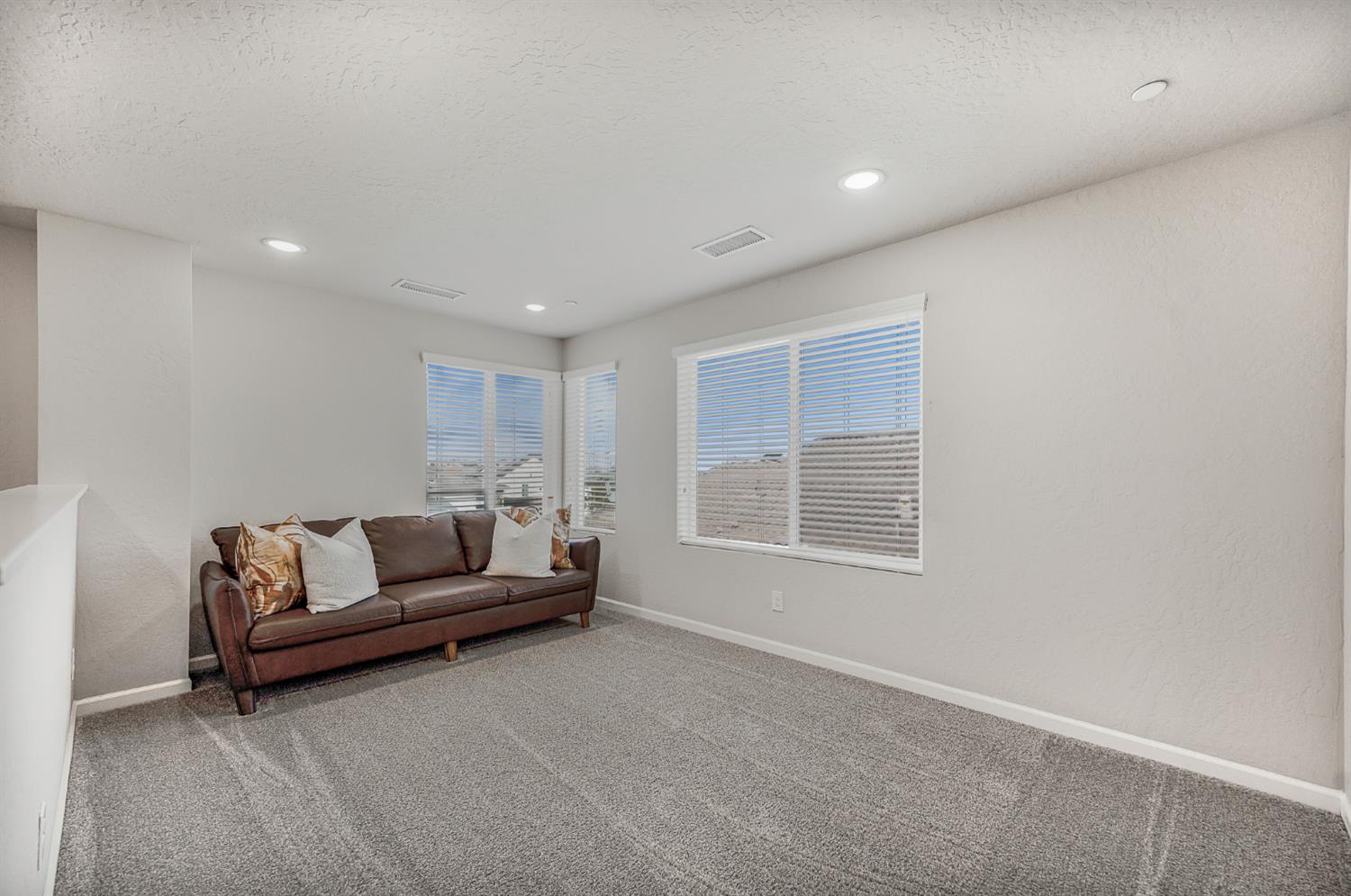 503 Cathedral Ct S, Madera, CA 93636