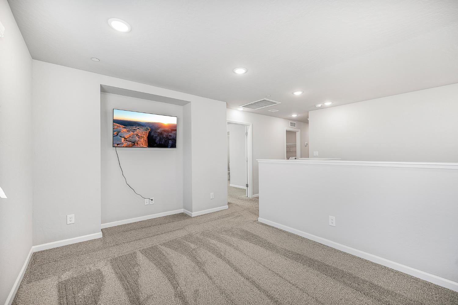 503 Cathedral Ct S, Madera, CA 93636