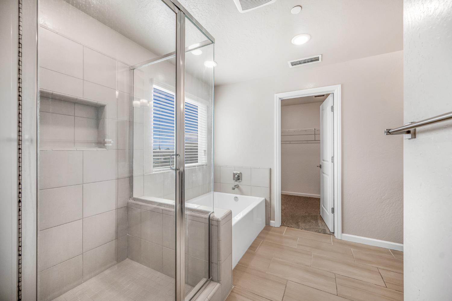 503 Cathedral Ct S, Madera, CA 93636