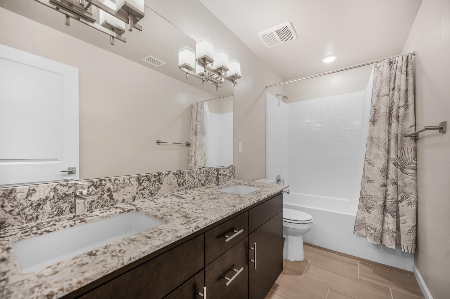 503 Cathedral Ct S, Madera, CA 93636